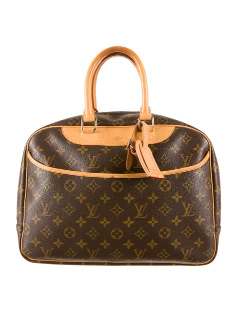 pictures of celebreties with louis vuitton deauville bag